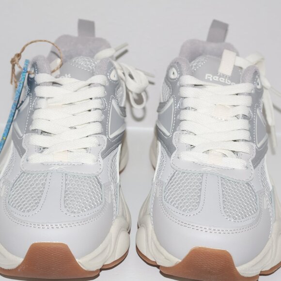 NEW Reebok Leather Charge Athletic Sneakers grey multi - Picture 2 of 4